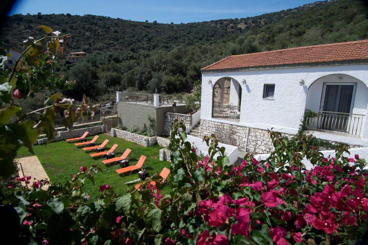 Makis Village-Apartments Agia Efimia Extérieur photo